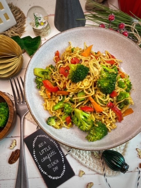 Gebratene Mie-Nudeln mit Brokkoli und Ei - Genusswerke